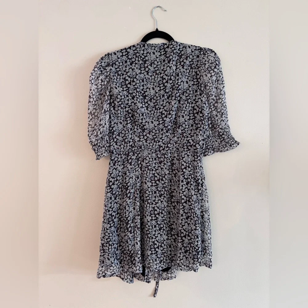 Abercrombie and Fitch Floral Tie-Front duster, Size small